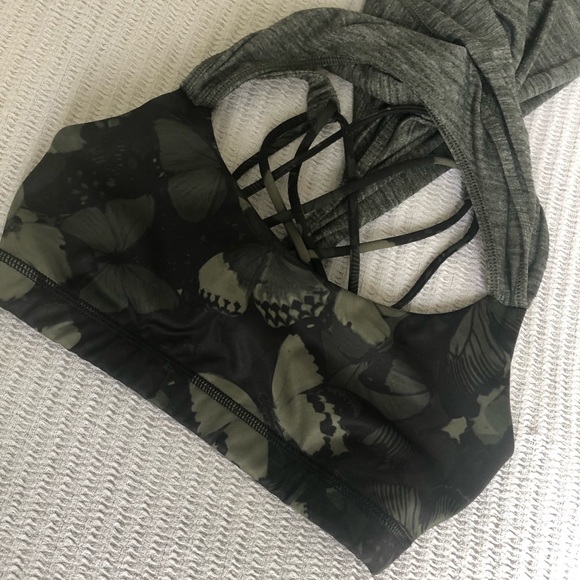 Lululemon tank with attached sports bra - Picture 4 of 4